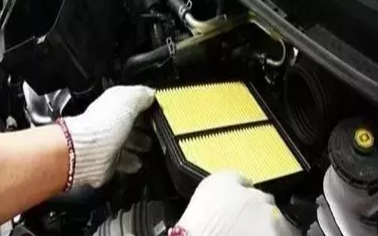 愛車小知識(shí) | 汽車保養(yǎng)小常識(shí)-第3張圖片-鄭州市冠恒貿(mào)易有限公司【官方網(wǎng)站】-車用潤(rùn)滑油服務(wù)專家 愛車小知識(shí) | 汽車保養(yǎng)小常識(shí)-第3張圖片-鄭州市冠恒貿(mào)易有限公司【官方網(wǎng)站】-車用潤(rùn)滑油服務(wù)專家