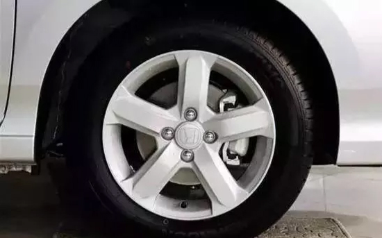 愛車小知識(shí) | 汽車保養(yǎng)小常識(shí)-第5張圖片-鄭州市冠恒貿(mào)易有限公司【官方網(wǎng)站】-車用潤(rùn)滑油服務(wù)專家 愛車小知識(shí) | 汽車保養(yǎng)小常識(shí)-第5張圖片-鄭州市冠恒貿(mào)易有限公司【官方網(wǎng)站】-車用潤(rùn)滑油服務(wù)專家