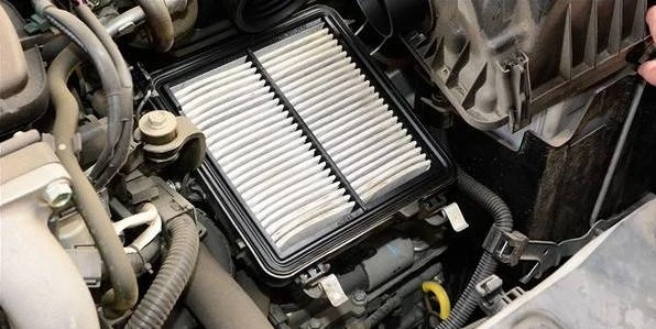 只會開車卻不懂車,快學點汽車保養常識-第5張圖片-鄭州市冠恒貿易有限公司【官方網站】-車用潤滑油服務專家 只會開車卻不懂車,快學點汽車保養常識-第5張圖片-鄭州市冠恒貿易有限公司【官方網站】-車用潤滑油服務專家